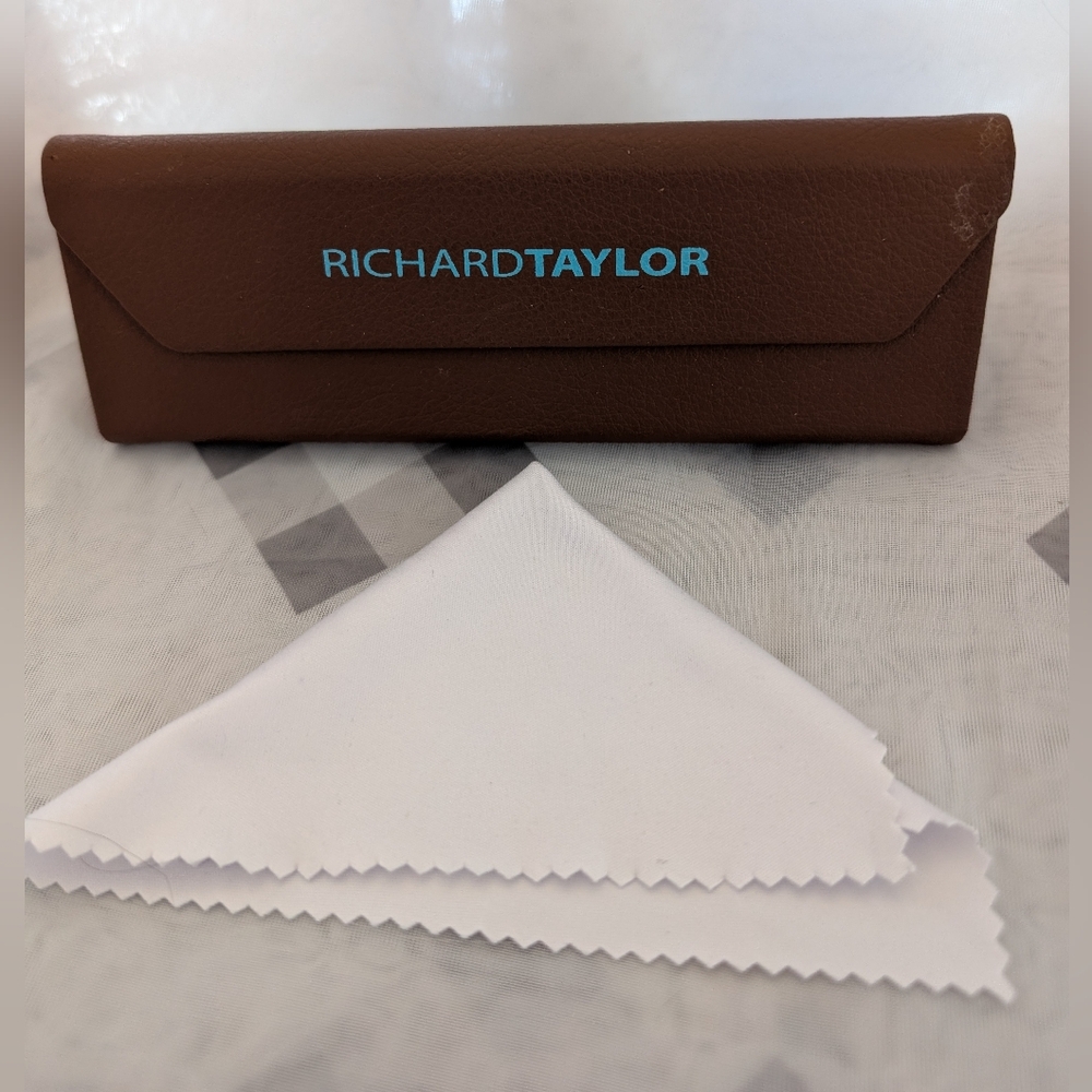 Richard Taylor Triangular Glass Leather Magnetic Hard Case With Cloth